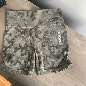 Gynshark Adapt camo shorts